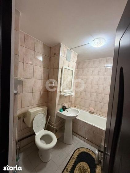 Apartament cu 2 camere semidecomandat, mobilat în Prundu