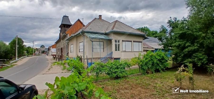 Casă individuală cu 4 camere cu Teren 1315 Mp în Mănăstireni