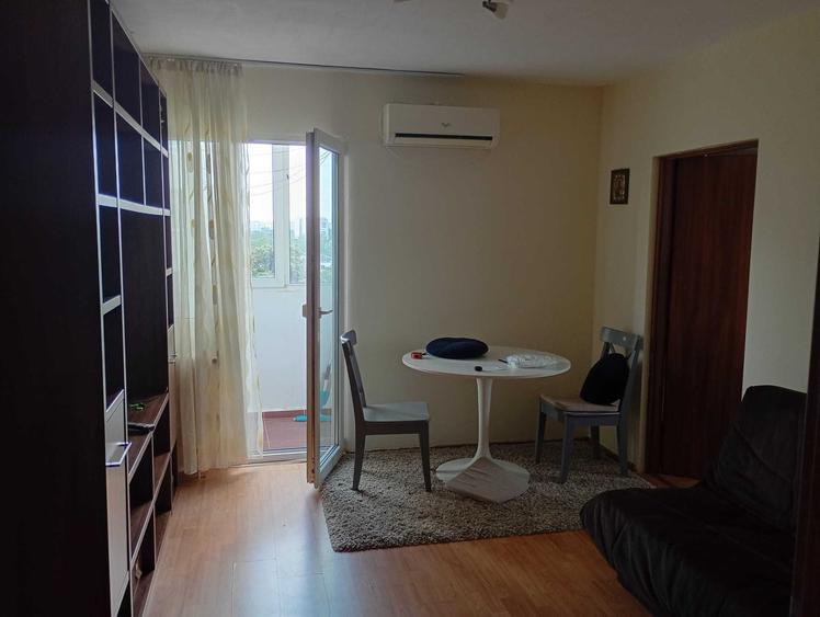 Apartament cu 2 camere semidecomandat în Dristor