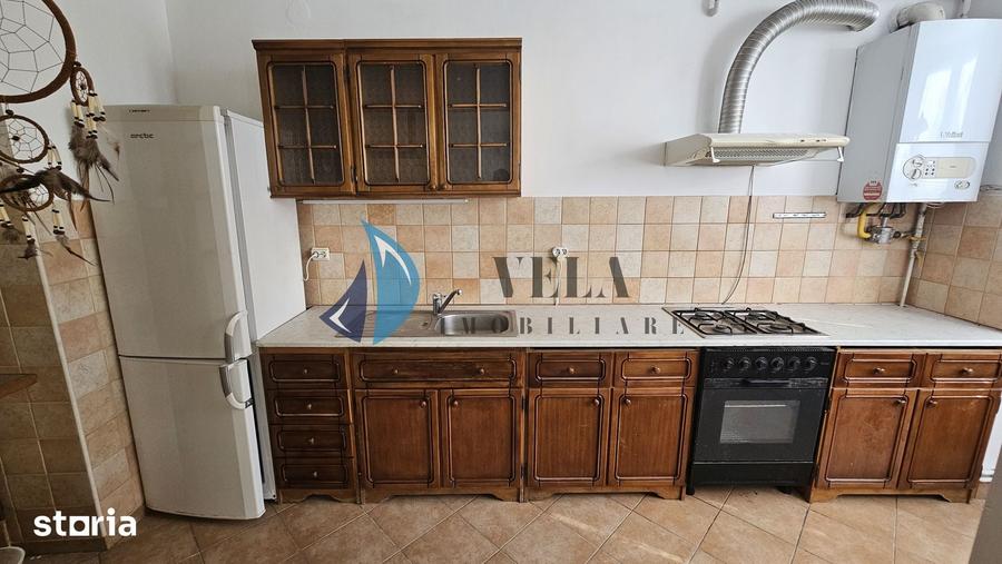 Apartament cu 3 camere decomandat în Cornișa