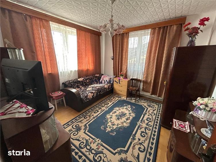 Casă cu 5 camere cu Teren 1200 Mp în Halmeu