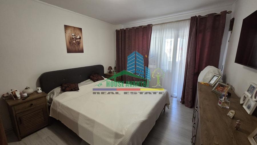 Apartament cu 3 camere decomandat, mobilat în Brăilei