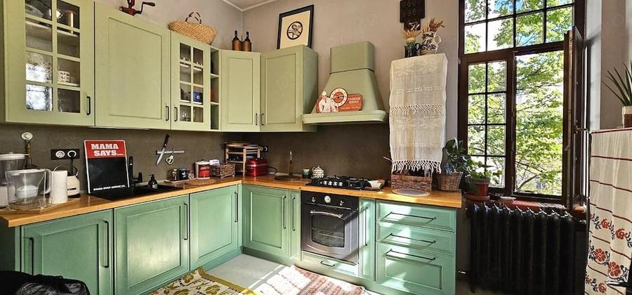 Apartament cu 3 camere decomandat în Central