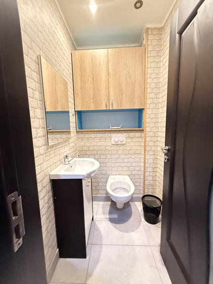 Apartament cu 3 camere semidecomandat, mobilat în Florești