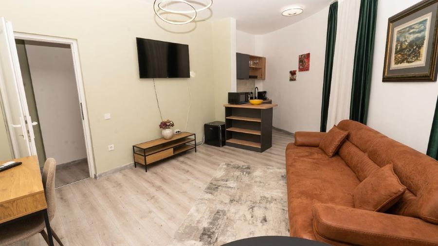 Apartament cu 2 camere decomandat, mobilat în Cișmigiu
