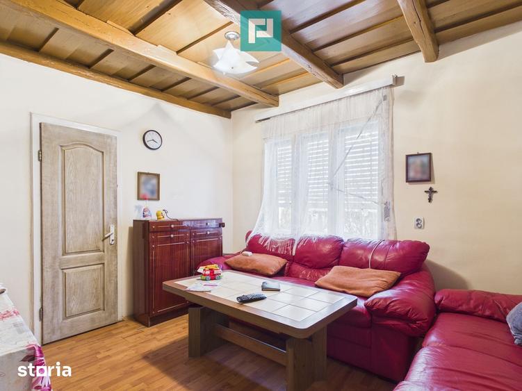 Casă cu 5 camere cu Teren 1629 Mp în Târnova