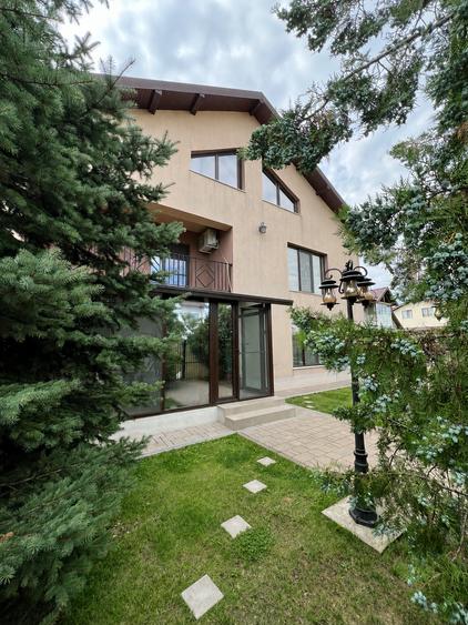 Casă individuală cu 4 camere cu Canalizare în Bradu