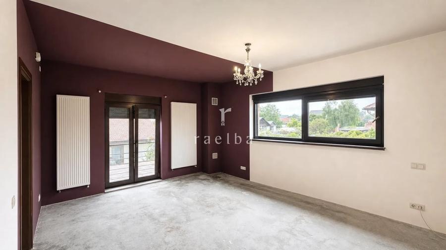 Casă cu 5 camere cu Teren 250 Mp în Tunari