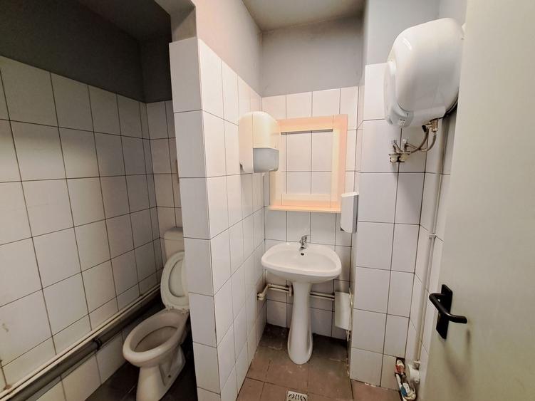Spațiu comercial, de 143.0299987793 mp, în Vitan Mall