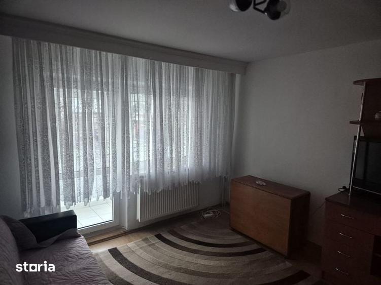 Garsonieră decomandată în Central