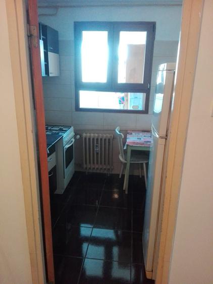 Apartament cu 3 camere decomandat în Titan