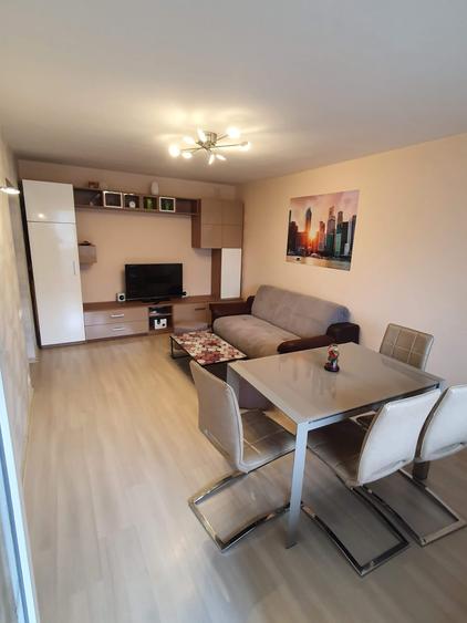 Apartament cu 3 camere decomandat, mobilat în Drumul Taberei