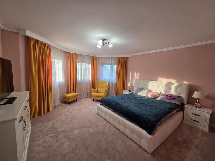 Casă cu 4 camere cu Teren 800 Mp în Strejnicu