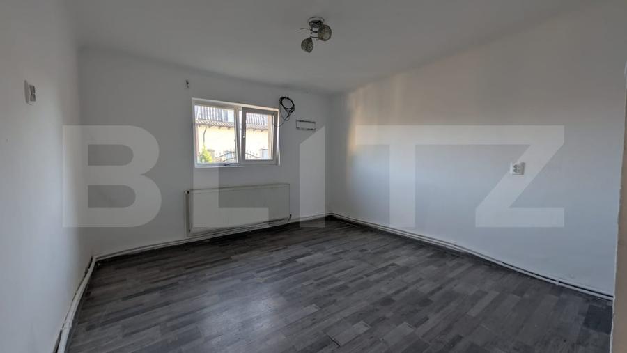 Casă individuală cu 2 camere cu Canalizare în Exterior Est