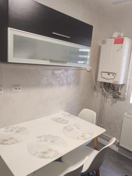 Apartament cu 2 camere semidecomandat în Micro 9