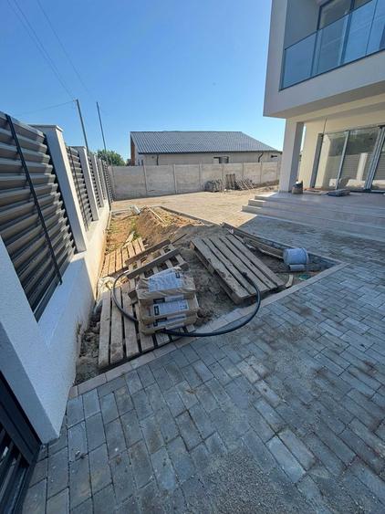 Casă cu 4 camere cu Teren 440 Mp în Exterior Vest
