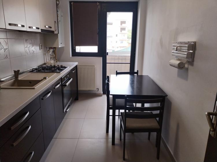 Apartament cu 2 camere decomandat în Galata