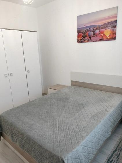 Garsonieră decomandată în Roșu