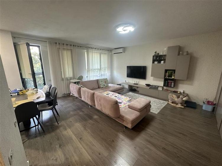 Apartament cu 2 camere decomandat în Băneasa
