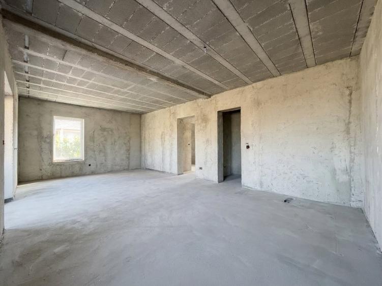 Duplex cu 5 camere cu Canalizare în Ghiroda