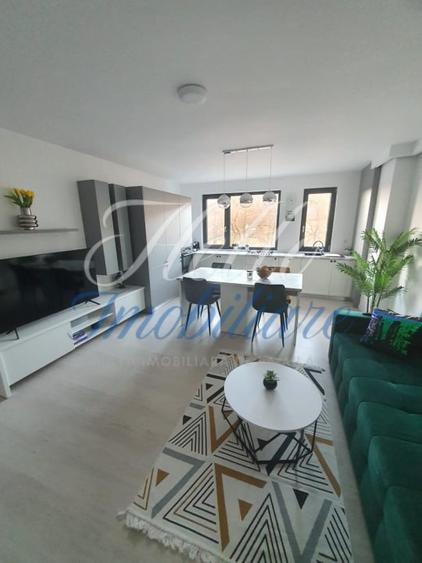 Apartament cu 2 camere semidecomandat în Florești