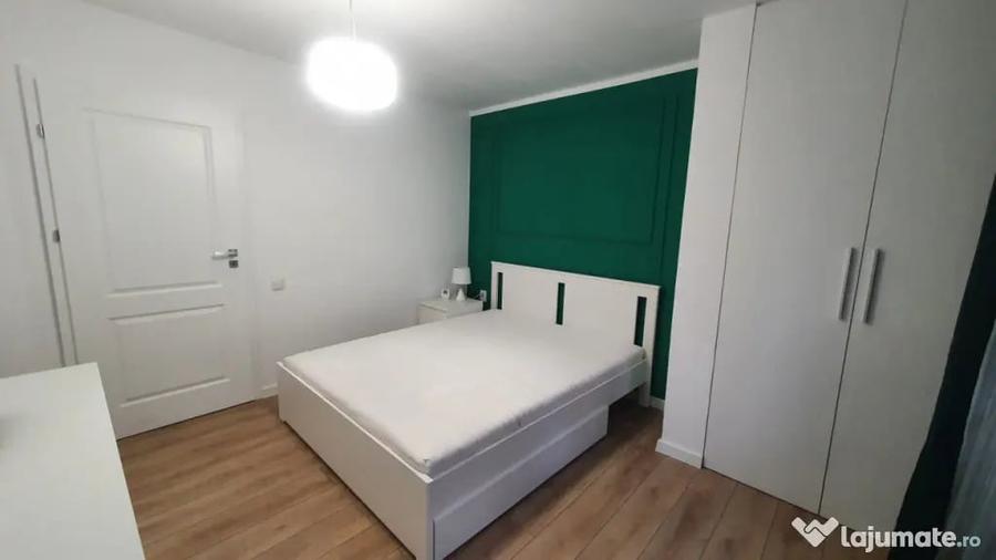 Apartament cu 3 camere decomandat în Între Lacuri