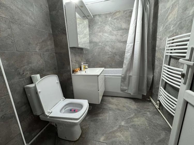 Apartament cu 3 camere decomandat, mobilat în Steaua