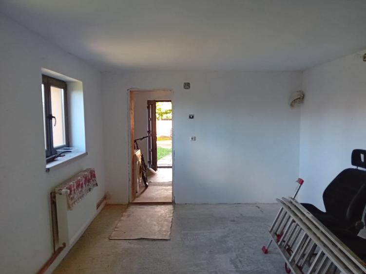 Casă cu 2 camere cu Garaj în Sângeorgiu de Mureș