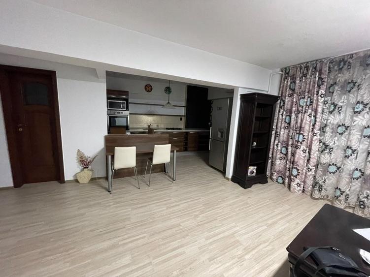 Apartament cu 3 camere decomandat în Ultracentral