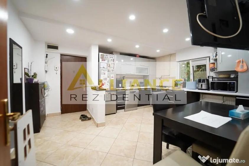 Apartament cu 3 camere decomandat în Vitan