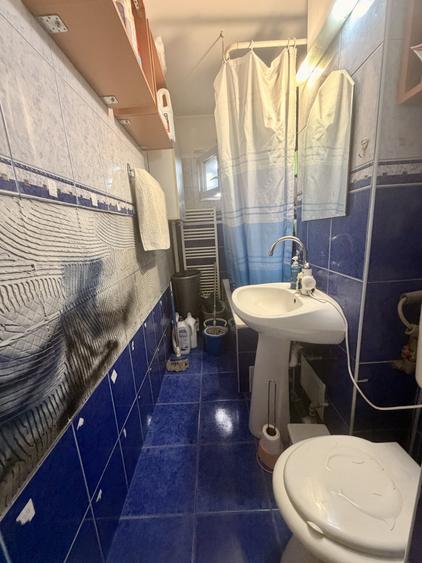 Apartament cu 3 camere decomandat, mobilat în Dacia