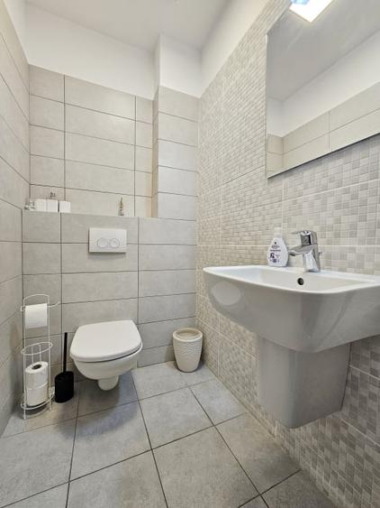 Apartament cu 2 camere decomandat, mobilat în Est