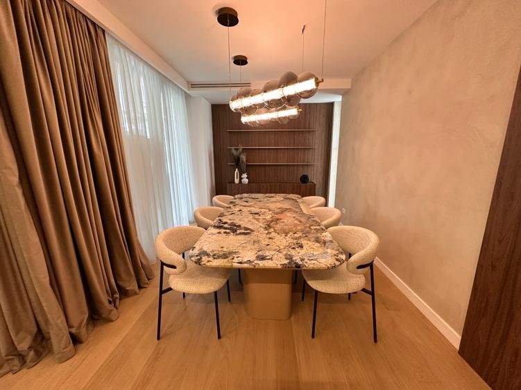 Apartament cu 4 camere semidecomandat, mobilat în Kiseleff