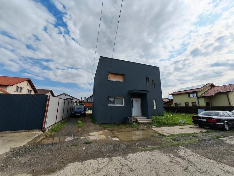 Casă cu 4 camere cu Teren 355 Mp în Central