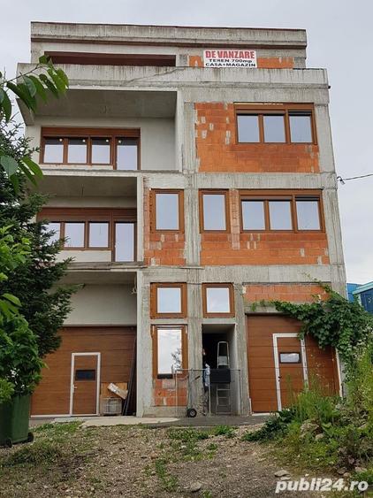 Casă cu 8 camere cu Teren 350 Mp în Central
