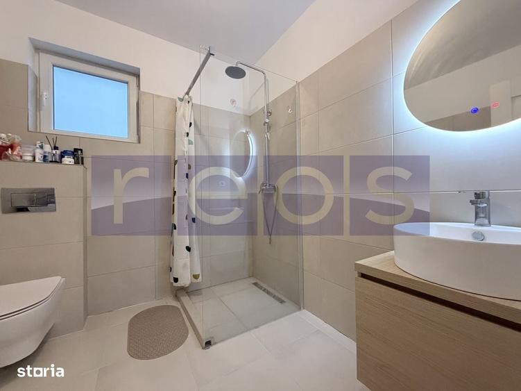 Casă cu 4 camere în Pasărea
