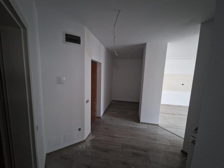 Apartament cu 3 camere semidecomandat în Mărăști — fotografia 2