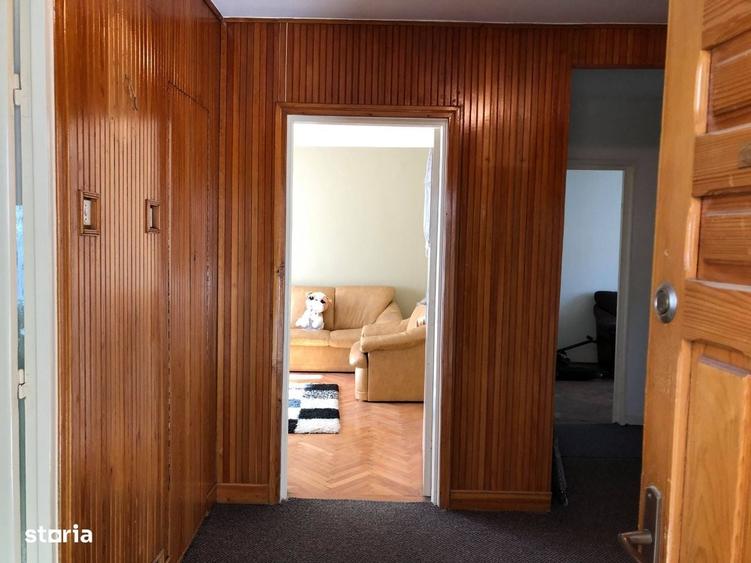 Apartament cu 4 camere decomandat în Mărăței