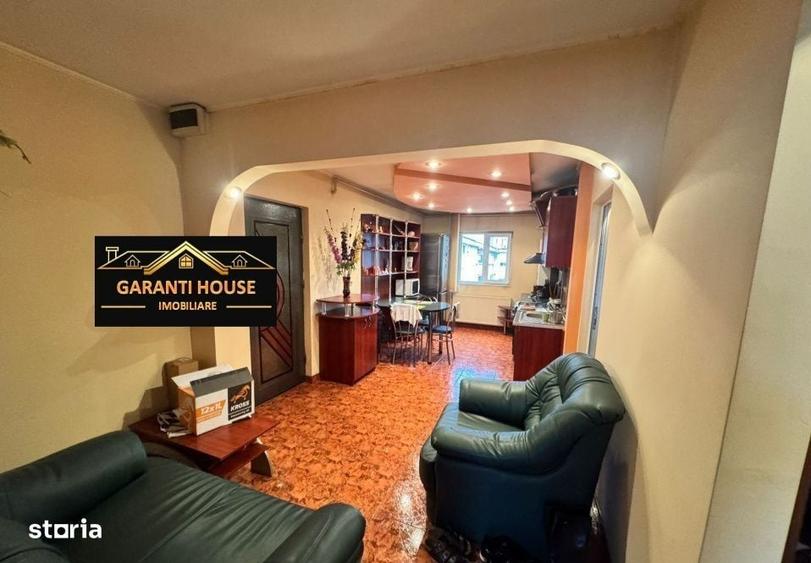 Apartament cu 3 camere decomandat în Republicii