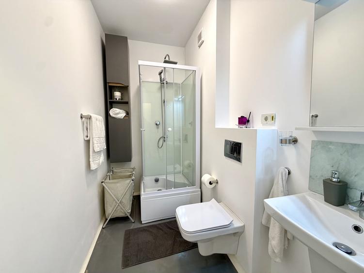 Apartament cu 3 camere decomandat, mobilat în Telegrafului