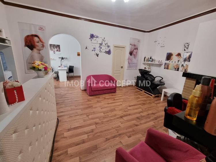 Casă individuală cu 8 camere cu Canalizare în Ultracentral