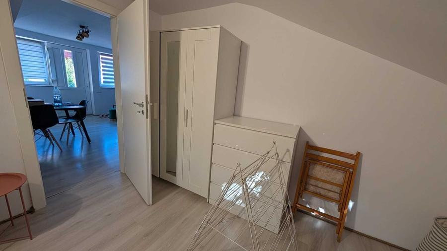 INCHIRIEZ CAMERA IN APARTAMENT 3 camere - doar pentru fete in Iris - 1