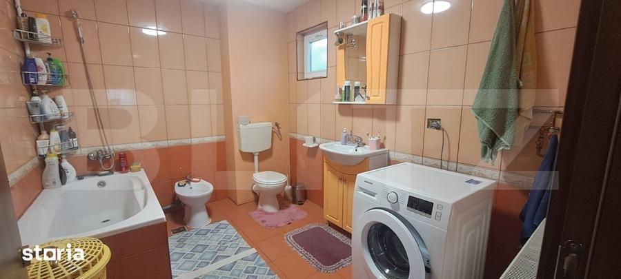 Casă cu 5 camere cu Teren 500 Mp în Ucea