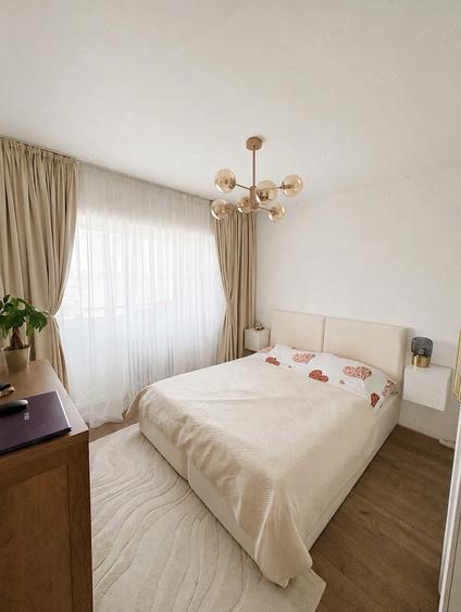 Apartament cu 3 camere semidecomandat în Brâncoveanu