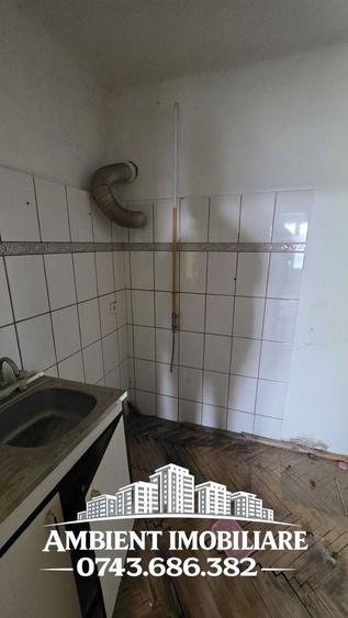 Casă individuală cu 3 camere cu Canalizare în Central