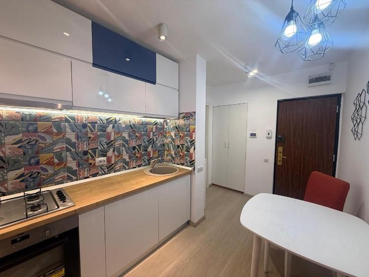 Apartament cu 2 camere decomandat, mobilat în Titan