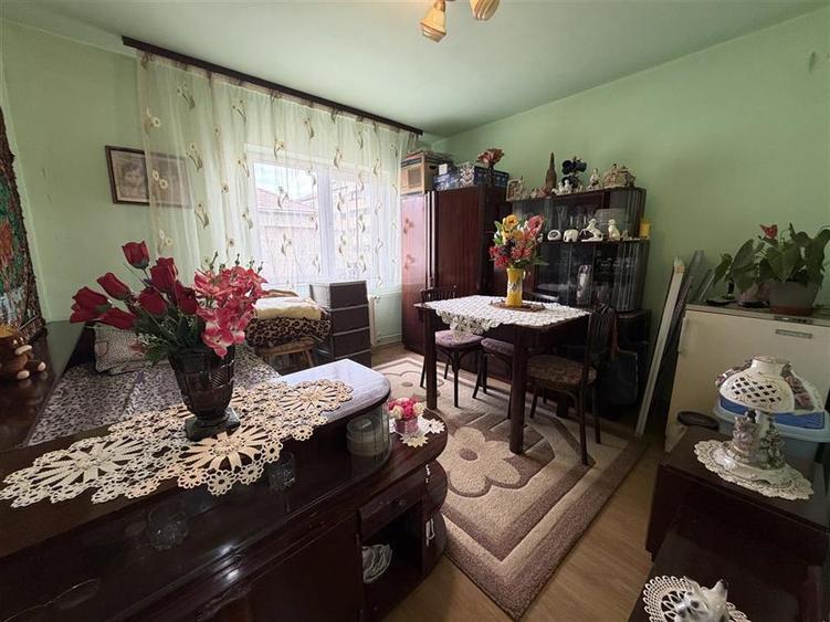 Apartament cu 3 camere decomandat în Rogerius