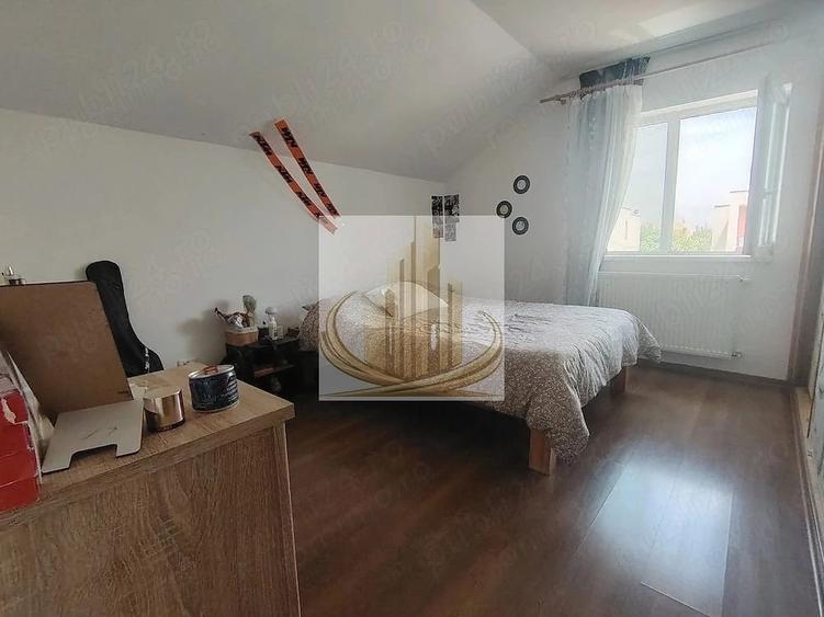 Apartament cu 3 camere semidecomandat în Dumbrăvița