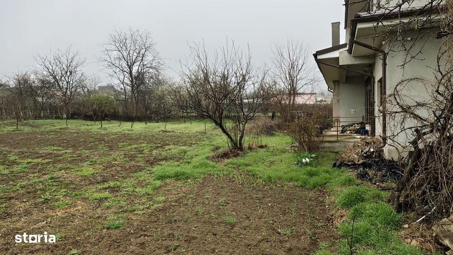 Casă cu 4 camere cu Teren 1856 Mp în Central