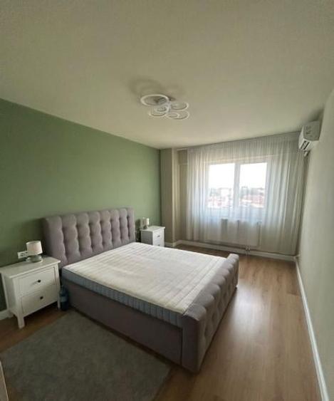 Apartament cu 3 camere semidecomandat, mobilat în Rahova